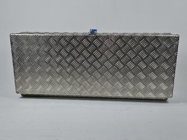 Alu Riffelblech Deichselbox 900 x 180 x 380
